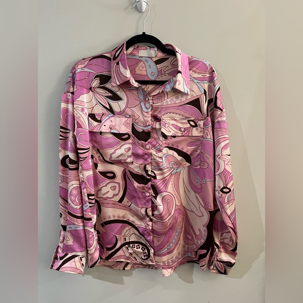 Q2 Shirt in Abstract Pink